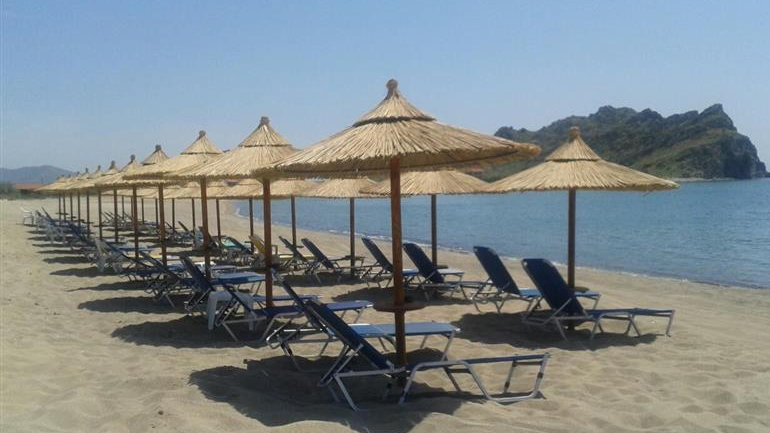 Πλήρωσε ακριβά τον ξυλοδαρμό για τις ξαπλώστρες