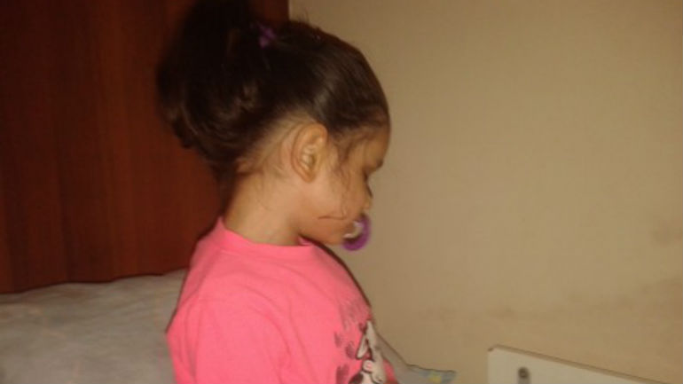 Η μικρή Παρασκευή ζητεί τη βοήθειά μας για να βρει την όρασή της