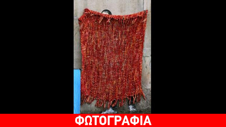 Μετανάστες βάζουν «εισιτήριο» στον Στηβ Τζομπς του Μπάνκσι