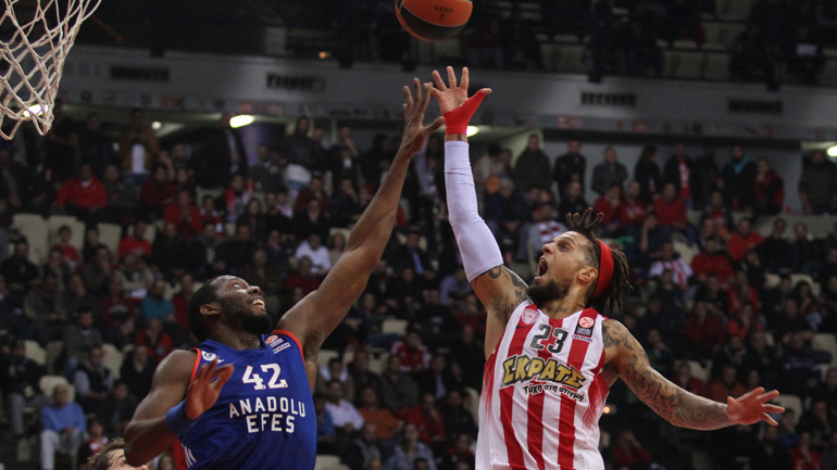 Φινάλε με ήττα για τον Ολυμπιακό, 81-68 η Εφές Φινάλε με ήττα για τον Ολυμπιακό, 81-68 η Εφές