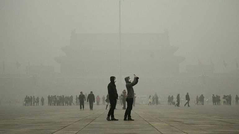 Σε κόκκινο συναγερμό και πάλι το Πεκίνο λόγω ρύπανσης