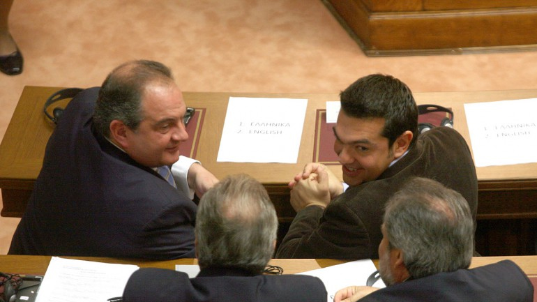 Καραμανλής σε Τσίπρα: Η χώρα βυθίζεται