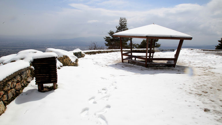 Χιονοπτώσεις και παγετός στα ορεινά, τσουχτερό κρύο στην υπόλοιπη χώρα