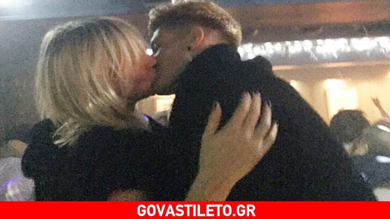 Σάλος με την παντρεμένη παρουσιάστρια που φιλά στο στόμα νεαρό τραγουδιστή!