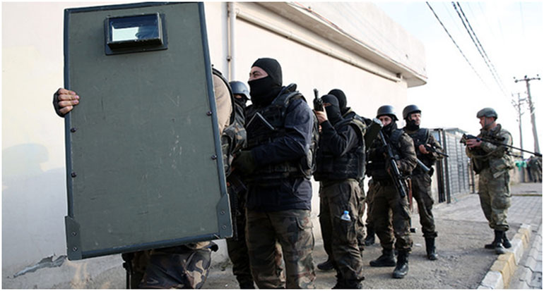 Έρευνες γίνονται σπίτι με σπίτι