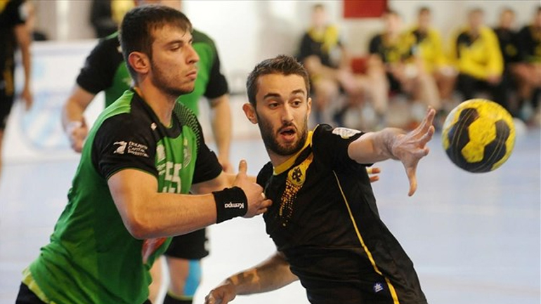 Χάντμπολ: Ήττες για τους «Δικέφαλους», αποχώρησε ο Αρβανίτης