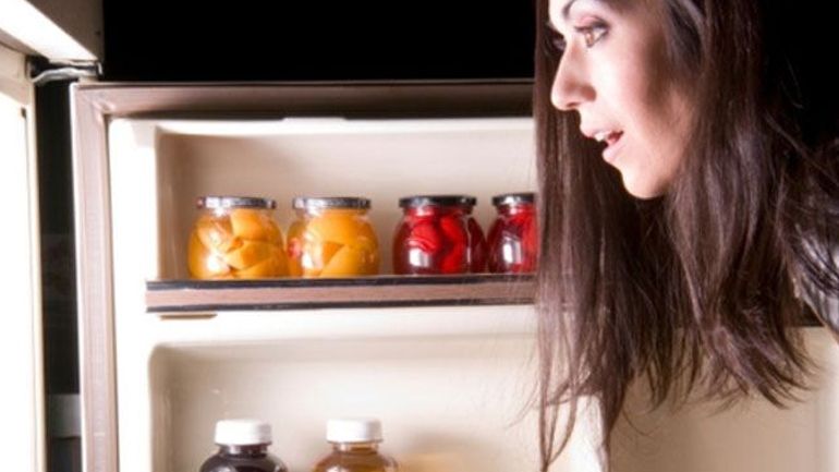 Τελικά παχαίνουν τα βραδινά σνακ;