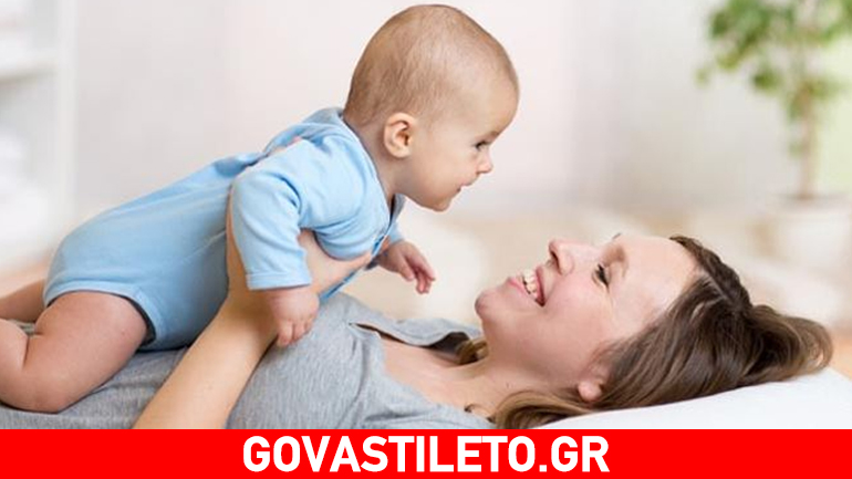 Η ζεστή αγκαλιά ηρεμεί πάντα τα μωρά