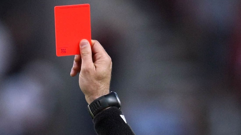 Οπαδός έδειρε διαιτητή στη Λέσβο!