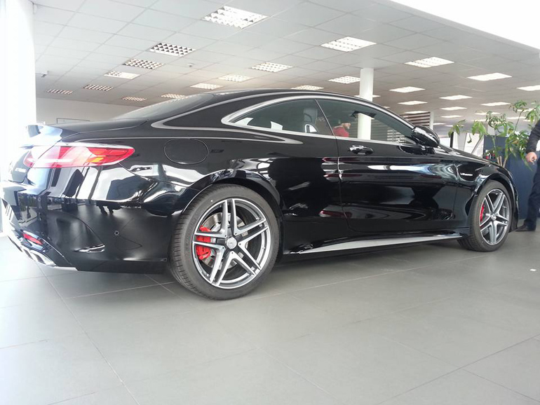 Coupe αμάξωμα στο κορυφαίο μοντέλο της μάρκας...