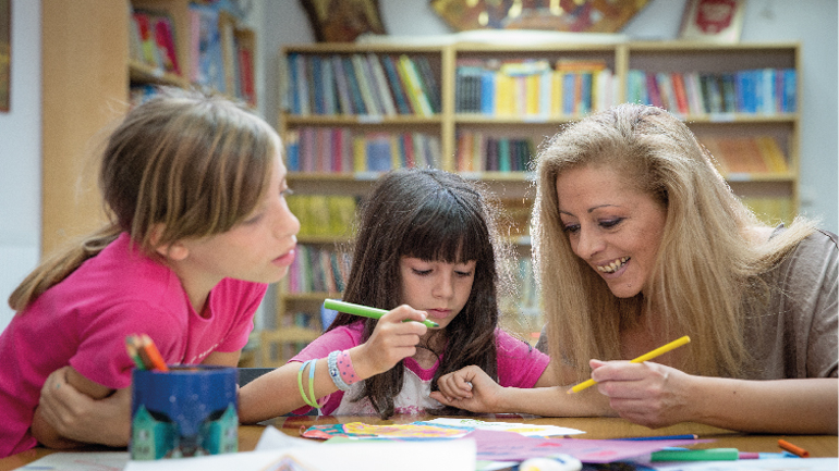 Κάντε μια κλήση ανάγκης και βοηθήστε τα παιδιά που έχουν ανάγκη