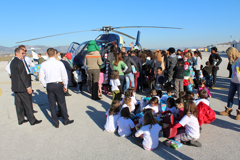 Αυτή η εικόνα είναι μοναδική. Να βλέπεις τα χαμόγελα των παιδιών...