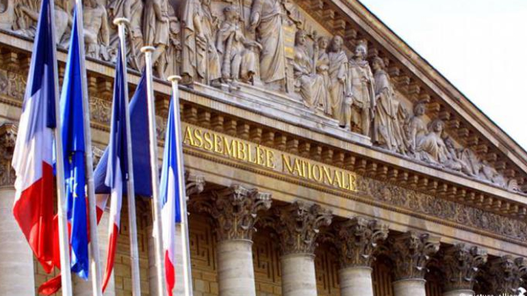Αλλαγές στο γαλλικό Σύνταγμα με αφορμή τις επιθέσεις στο Παρίσι