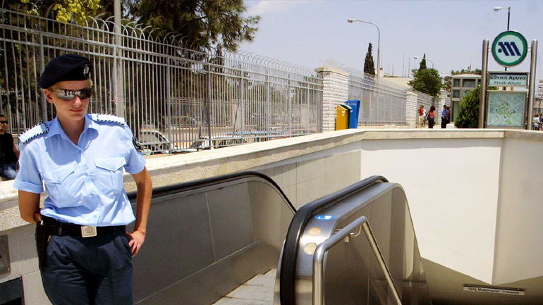 Οργιάζουν oι πορτοφολάδες σε μετρό, τραμ και ηλεκτρικό