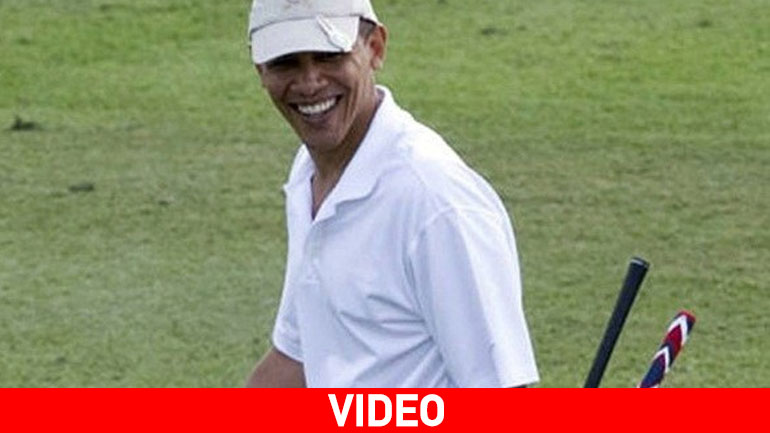 Απίστευτος γκόλφερ ο Ομπάμα: Πέτυχε τρύπα από τα 20 μέτρα!