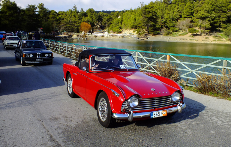 Με φόντο τη λίμνη Μπελίτση...