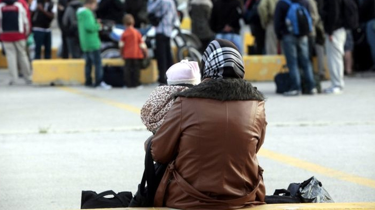 Σχεδόν 3.000 πρόσφυγες έρχονται σήμερα στο λιμάνι του Πειραιά
