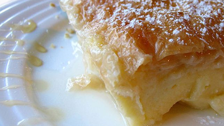 Γαλακτομπούρεκο με τραγανά φύλλα