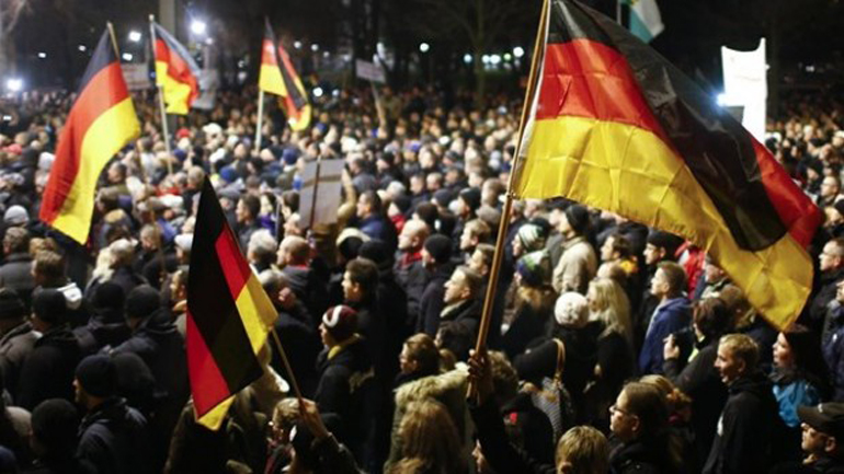 Δημοσκόπηση: Πρόθυμοι να βοηθήσουν τους πρόσφυγες οι περισσότεροι Γερμανοί