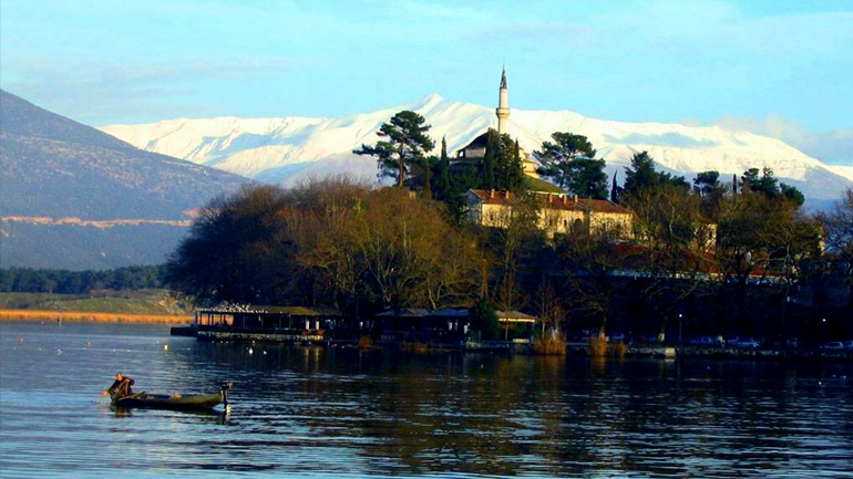 Τα Ιωάννινα στους κορυφαίους προορισμούς των φετινών γιορτών