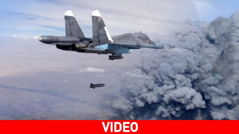 Ρωσικό μαχητικό βομβαρδίζει τζιχαντιστές on camera