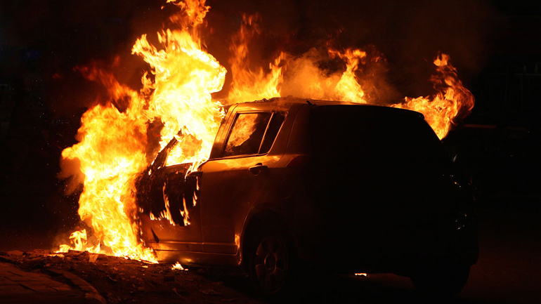 Φωτιά σε Ι.Χ. στο Περιστέρι