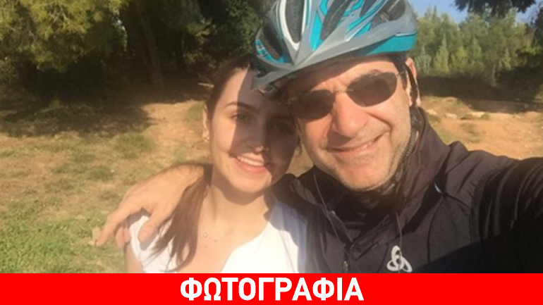 Χριστουγεννιάτικη ποδηλατάδα στο δάσος για τον Κυριάκο Μητσοτάκη και την κόρη του