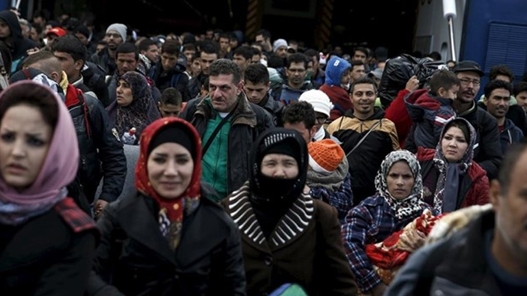 Ακόμη 4.000 πρόσφυγες στο λιμάνι του Πειραιά