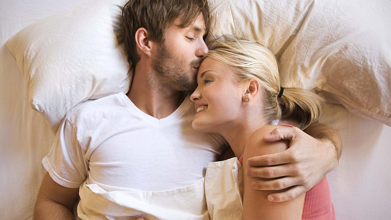 Πώς μπορεί μια γυναίκα να ενθαρρύνει το σύντροφο της να φροντίσει τη σεξουαλική του υγεία