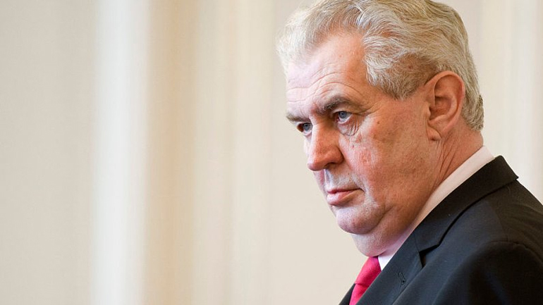 «Οργανωμένη εισβολή» χαρακτήρισε την προσφυγική κρίση ο Μ. Ζέμαν – Καλεί τους Τσέχους στα όπλα κατά του ISIS