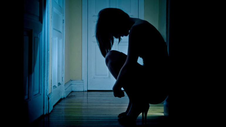 Πώς επηρεάζεται το ζήτημα των σεξουαλικών επιθέσεων από τις αστυνομικές σειρές