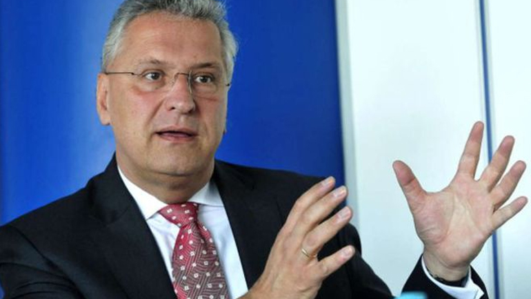 Βολές κατά της Ελλάδας για το προσφυγικό από τον Βαυαρό υπουργό Εσωτερικών