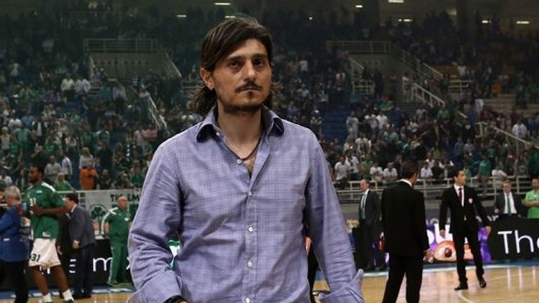 Γιαννακόπουλος: «Να μην κρεμάσει τη φανέλα του ο Διαμαντίδης»