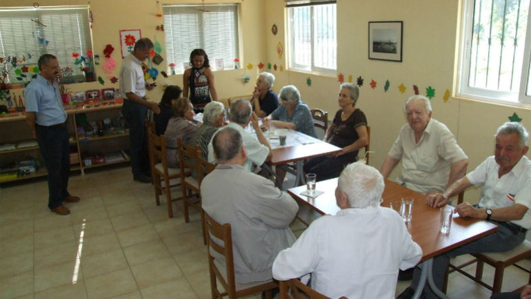 Παρατείνεται η λειτουργία των Κέντρων Ημερήσιας Φροντίδας Ηλικιωμένων