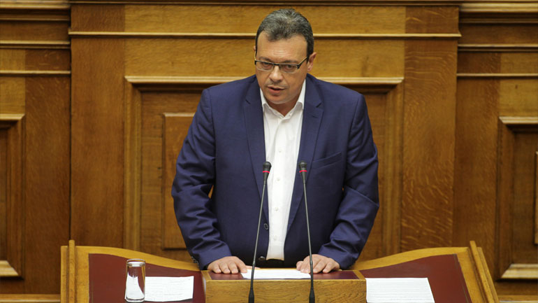 Φάμελλος: Δεν είναι στην ατζέντα της κυβέρνησης η στράτευση των γυναικών