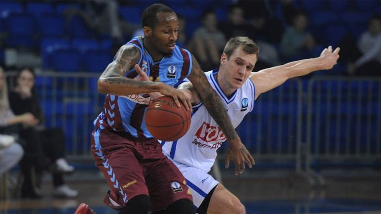 Στον Ολυμπιακό ο Τζόνσον-Όντομ