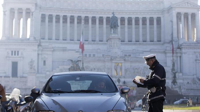 Το νέφος στο Μιλάνο επέφερε «μπλακ άουτ» στις μετακινήσεις