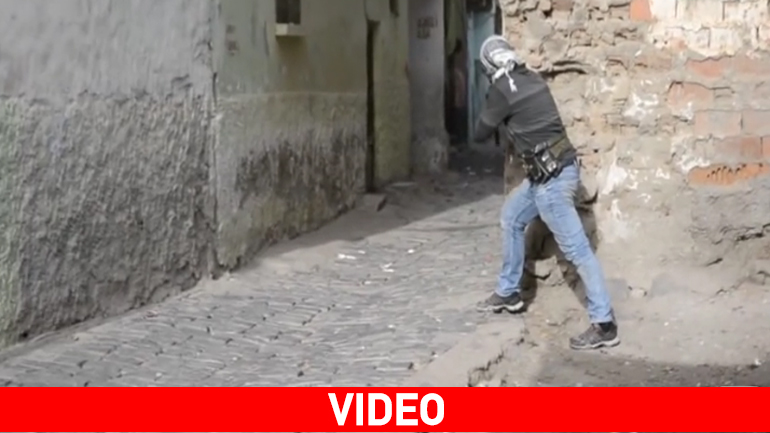 Συγκλονιστικό βίντεο: Φονικές μάχες σπίτι με σπίτι στο Ντιγιάρμπακιρ