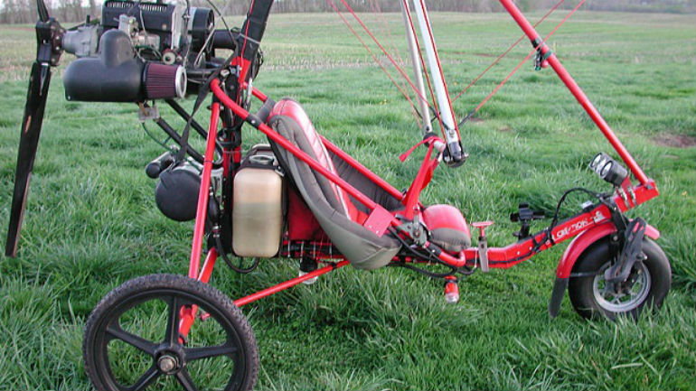 Μεσολόγγι: Σώθηκαν από θαύμα οι χειριστές μηχανοκίνητου αετού