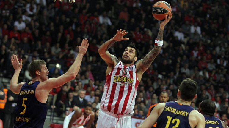 Με το δεξί ο Ολυμπιακός, 74-62 την Μπαρτσελόνα