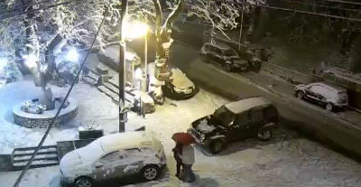 Χιονίζει στην Ελάτη Τρικάλων