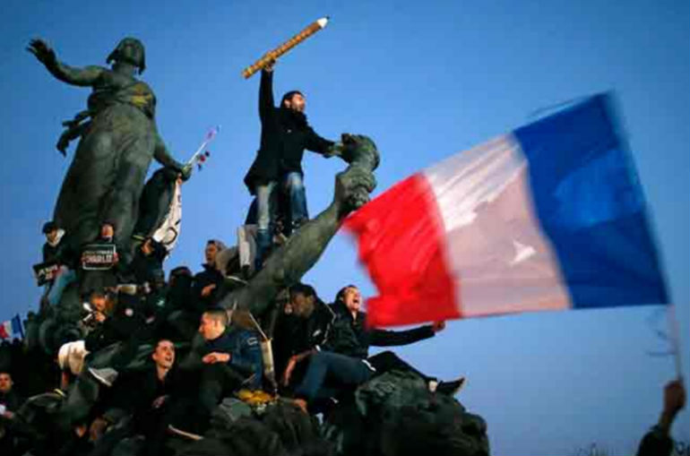 Είμαστε όλοι Σαρλί…