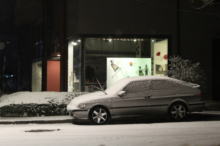 Σηκώστε τους υαλοκαθαριστήρες προκειμένου να μην κολλήσουν από τον πάγο...