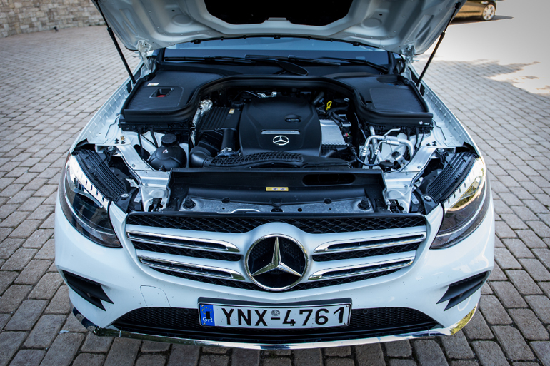 Ένας μικρός έλεγχος στον κινητήρα θα μας κάνει... καλό. Ελέγξτε, μπαταρία, αντιπηκτικό υγρό και υγρό για τους υαλοκαθαριστήρες