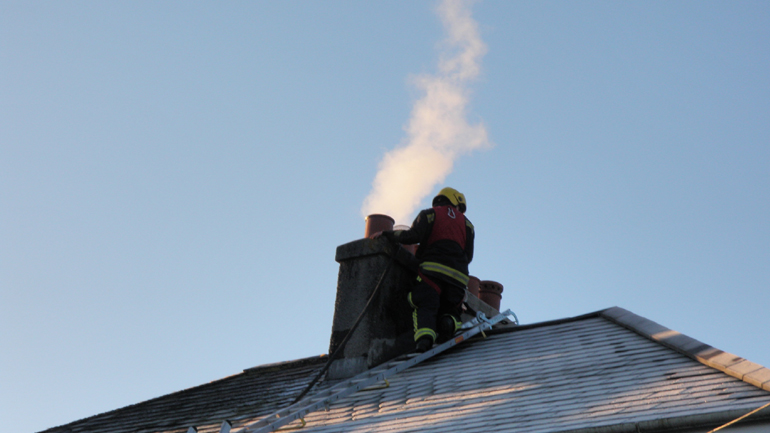 Έκκληση της Πυροσβεστικής: Καθαρίστε το τζάκι!