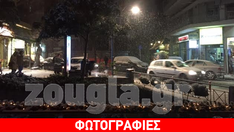 Xιονίζει και στην Έδεσσα Xιονίζει και στην Έδεσσα