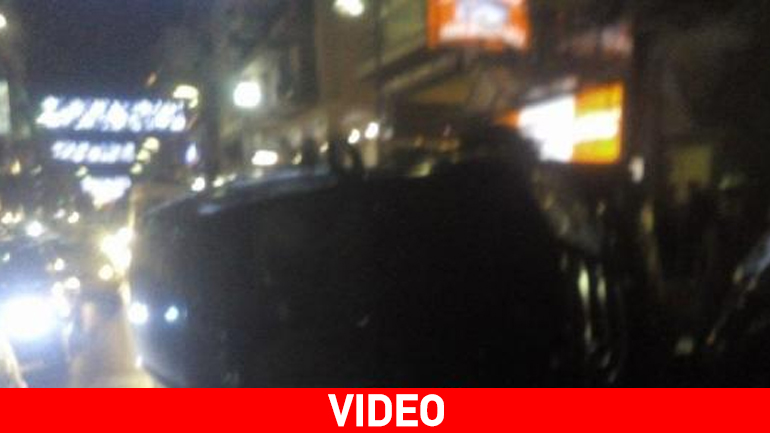 Πάτρα: Τζιπ ανατράπηκε στην Αγίου Ανδρέου και προσγειώθηκε σε σταθμευμένα Ι.Χ.