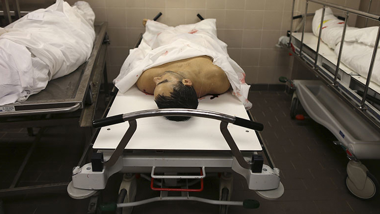 Γιόρτασαν Ανάσταση τα Χριστούγεννα: Άντρας ξυπνά στο νεκροτομείο και επιστρέφει σε πάρτι