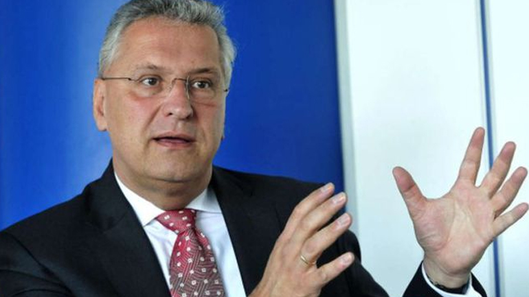 Χέρμαν: Ζητεί έξοδο της Ελλάδας από τη Σένγκεν