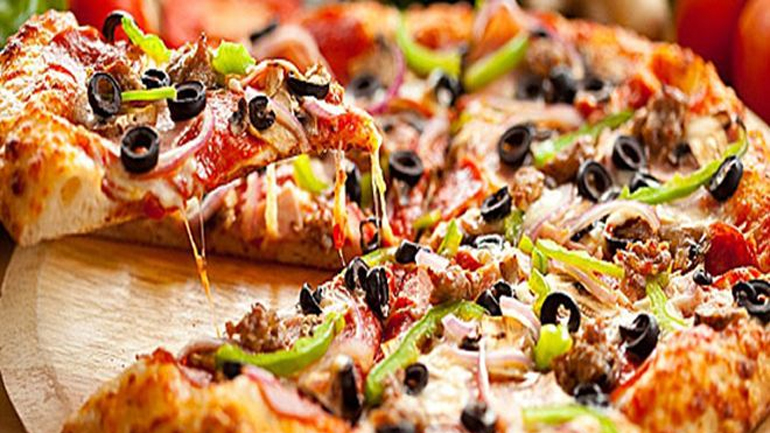 Αυθεντική ζύμη πίτσας μόνο με 4 υλικά!